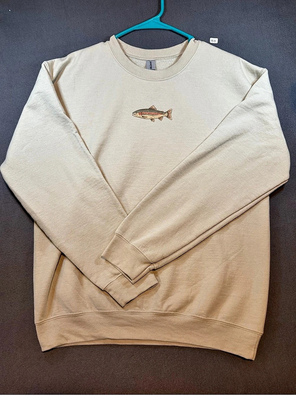 Gildan Heavy Blend crewneck sweatshirt Fish Graphic Medium